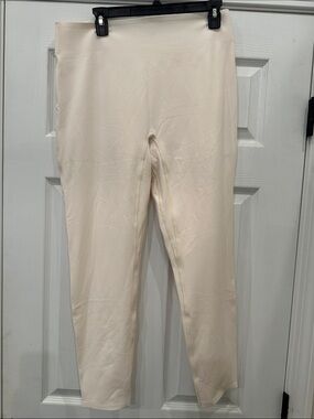 Women's Cream Seamless Leggings (21)